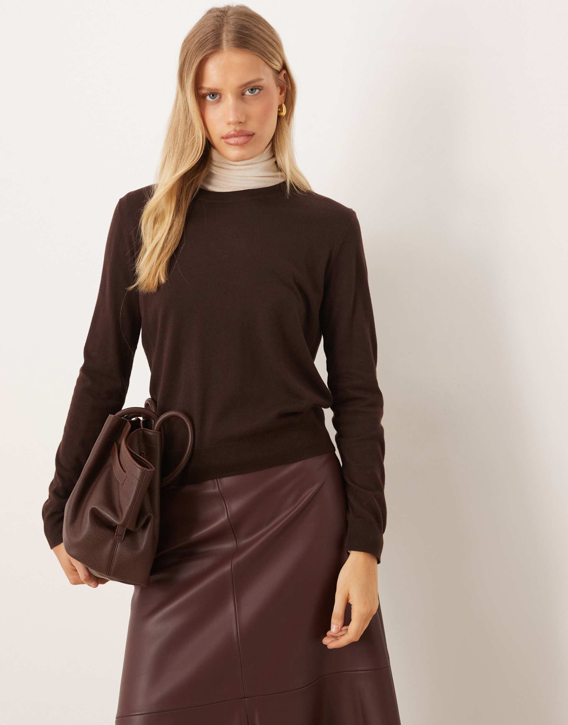 mango crew neck lightweight sweater in chocolate