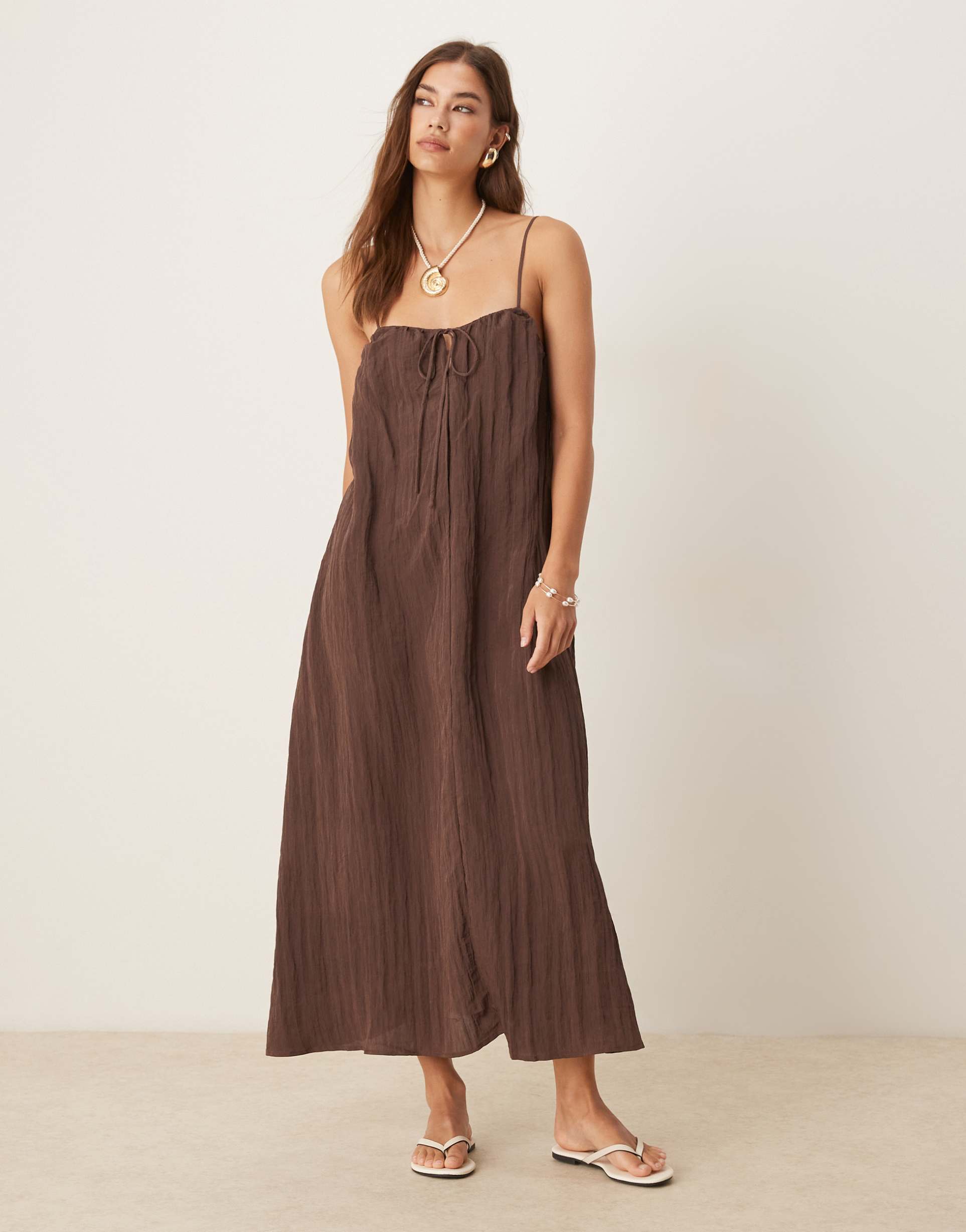 mango crinkle cami maxi dress in chocolate