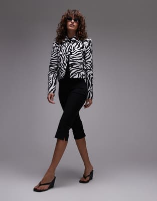 Mango - Cropped Jacke in Weiß mit Zebramuster