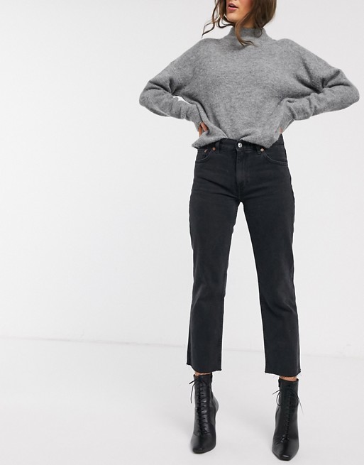 Mango cropped straight leg jean in washed black