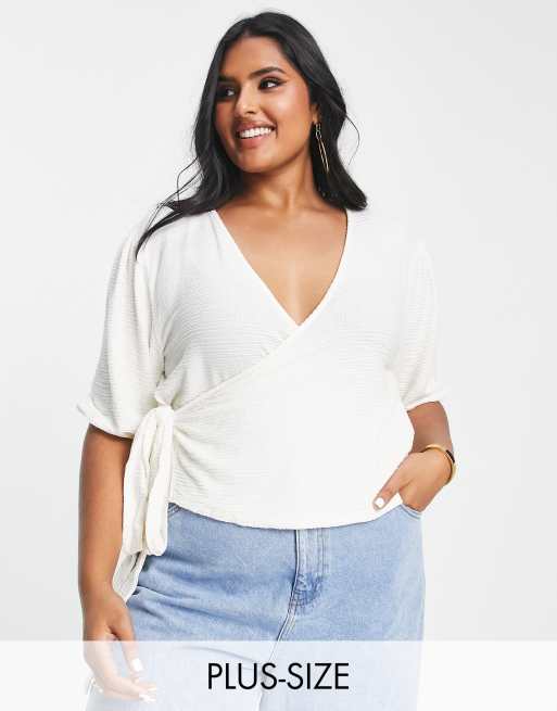 Mango Curve - Blusa testurizzata a portafoglio bianca