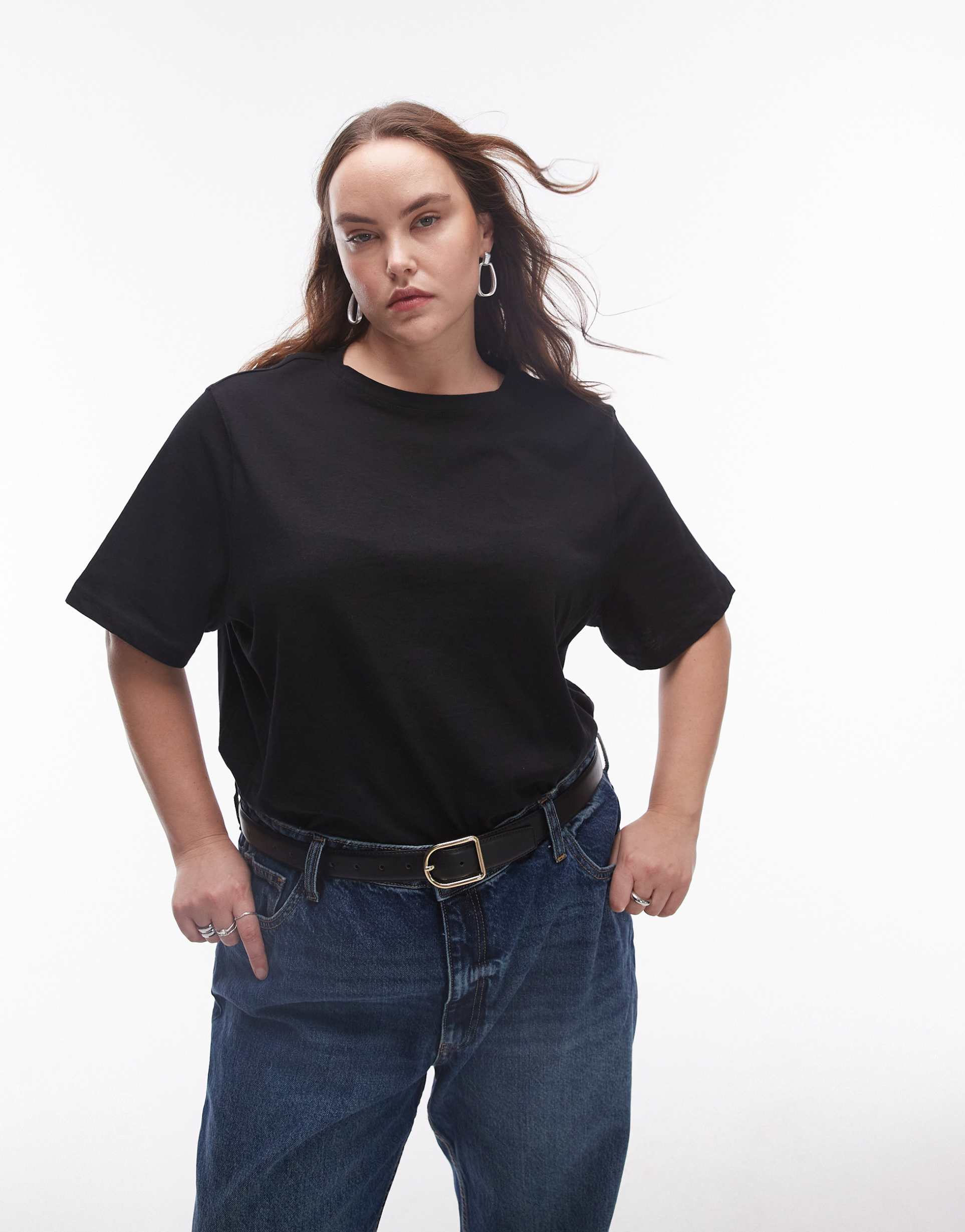 mango curve round neck t-shirt in black