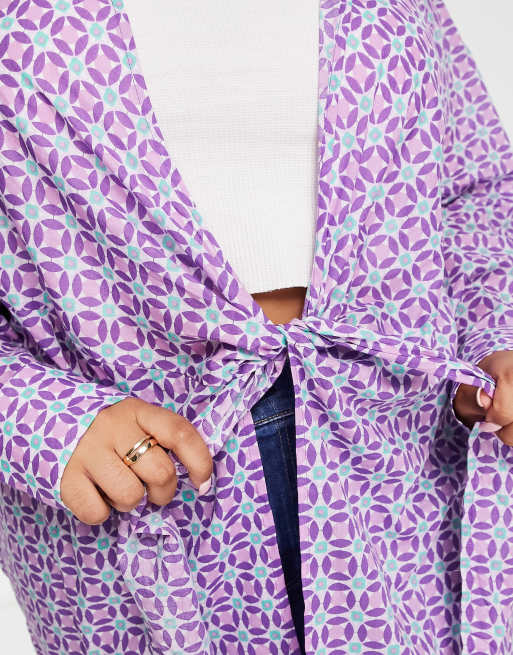 Mango Curve – Wiązana z przodu koszula w fioletowy geometryczny wzór, 3 z 4