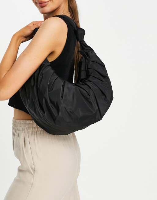 Mango – Czarna marszczona torebka na ramię typu rogal z poliestru – BLACK