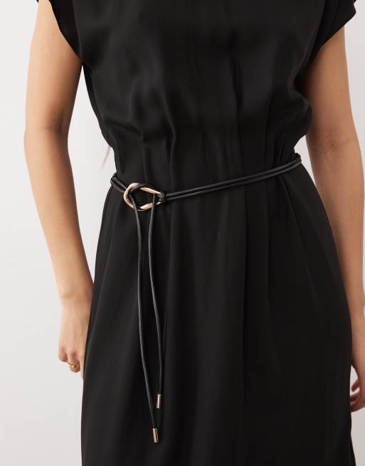 Mango – Czarna sukienka midi bez rękawów z zabudowanym dekoltem i paskiem, 4 z 4