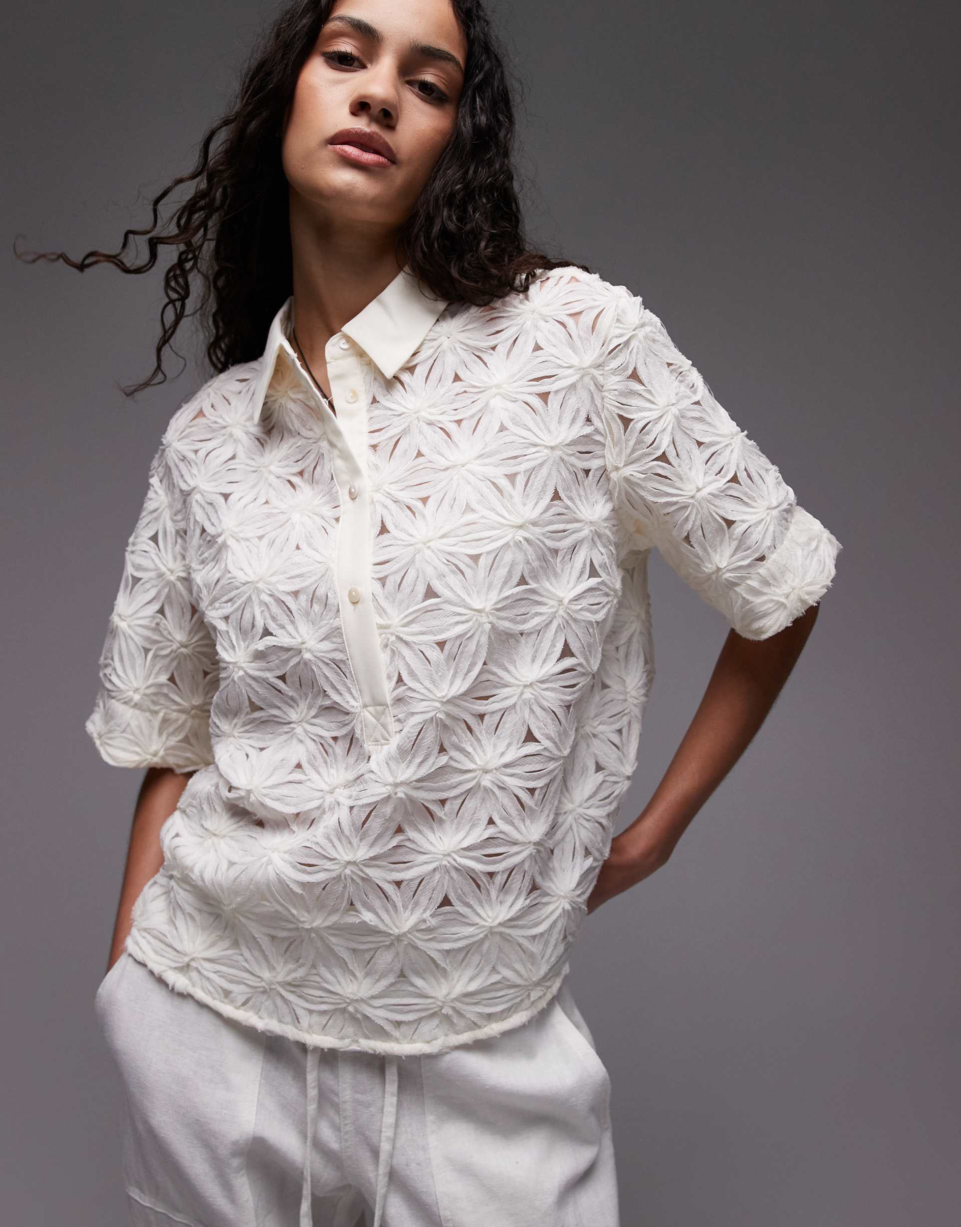 mango daisy crochet short sleeve top in white