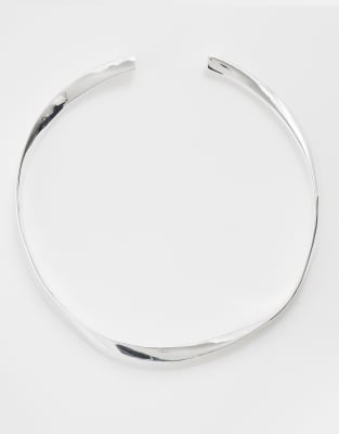 Mango Delicate Choker In Metallic