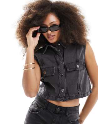 denim cropped vest in dark gray