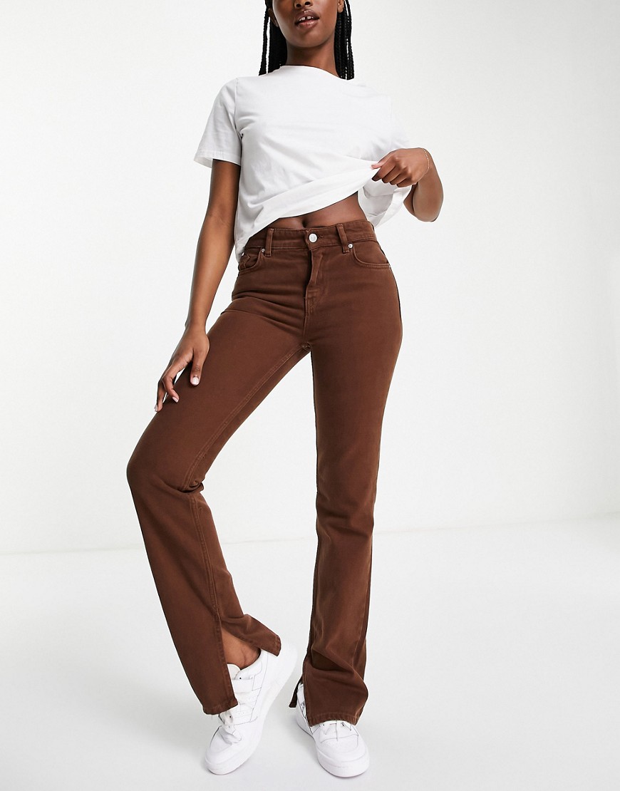 Mango - Denim jeans met rechte pijpen en zijsplit in bruin