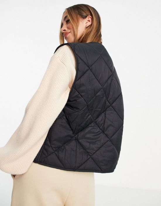 https://images.asos-media.com/products/mango-diamond-quilted-vest-in-black/201005054-3?$n_550w$&wid=550&fit=constrain