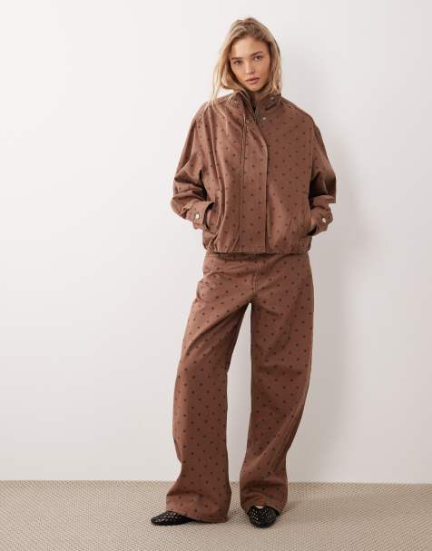 Mango – Dots – Set in Braun mit Polka Dots, bestehend aus Trainingsjacke und Jeans - view 1
