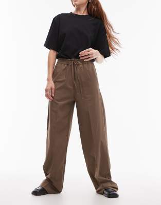 elasticized tie waist relaxed pants in brown