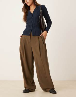 Mango - Elegante Hose in Khaki mit Bundfalten-Grün