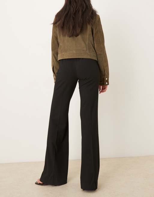 Mango – Elegante Schlaghose in Schwarz, 3 von 5