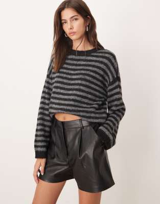 Mango Faux Leather Pleat Front Shorts In Black
