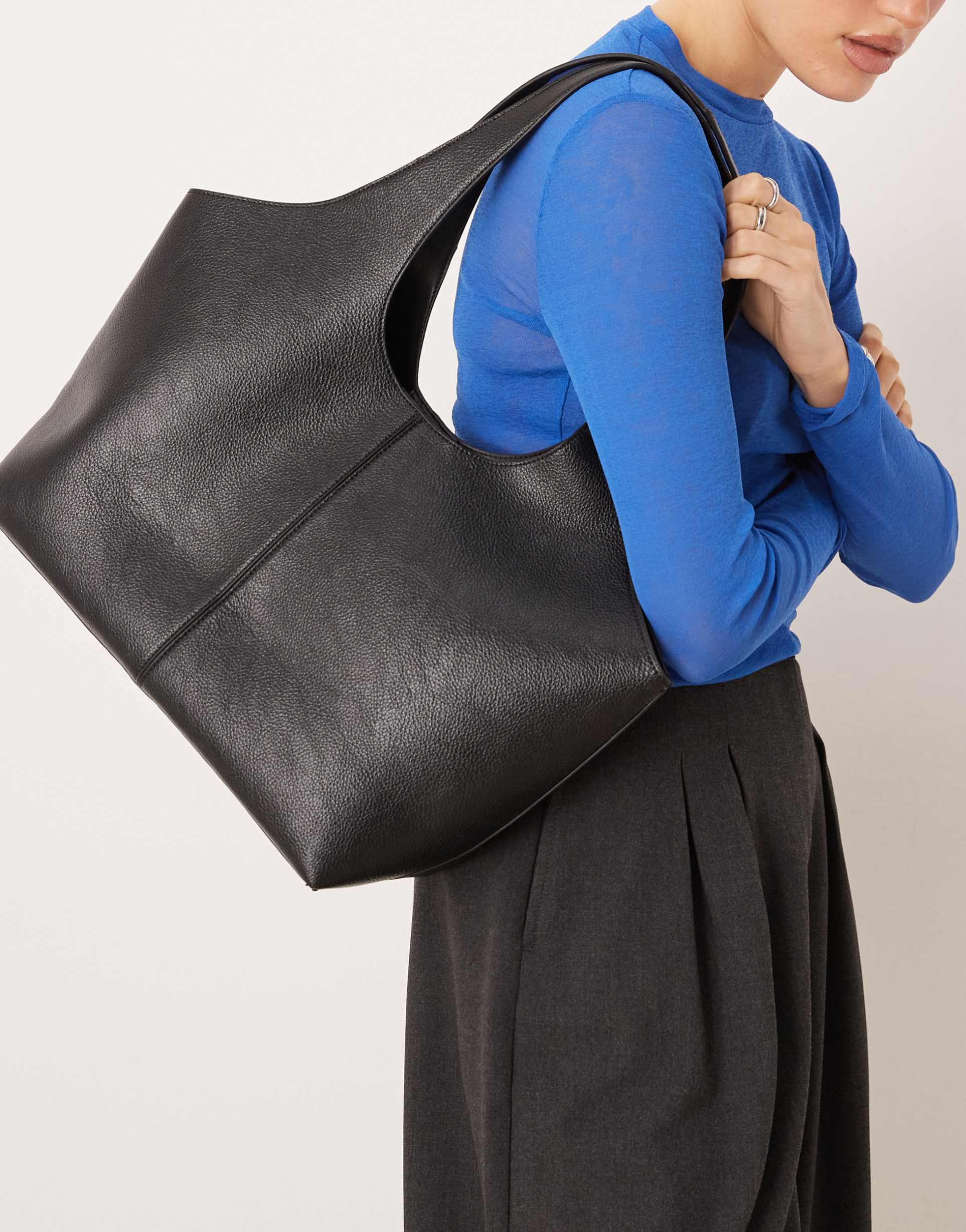 mango faux leather tote in black