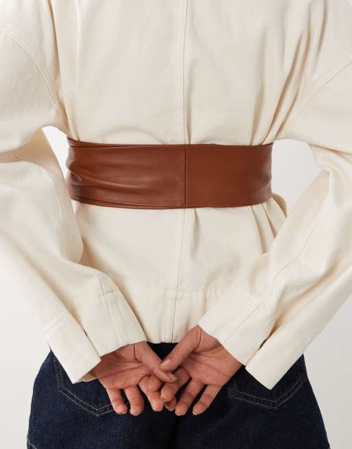 Mango featuring Hailey Bieber - Brunt oversized taljebælte med bindedetalje i 100% læder, 3 af 3