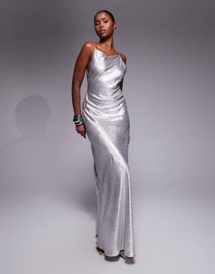 Mango featuring Kaia Gerber - Rückenfreies Maxi-Trägerkleid in Silber