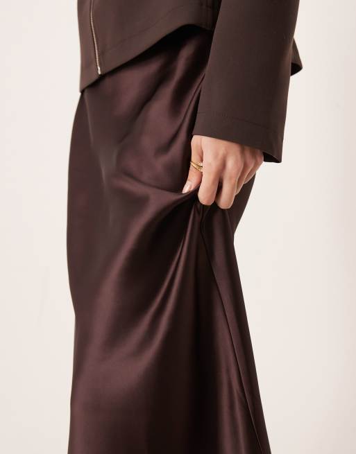 Mango – Fikonfärgad maxikjol i satin, 2 av 5