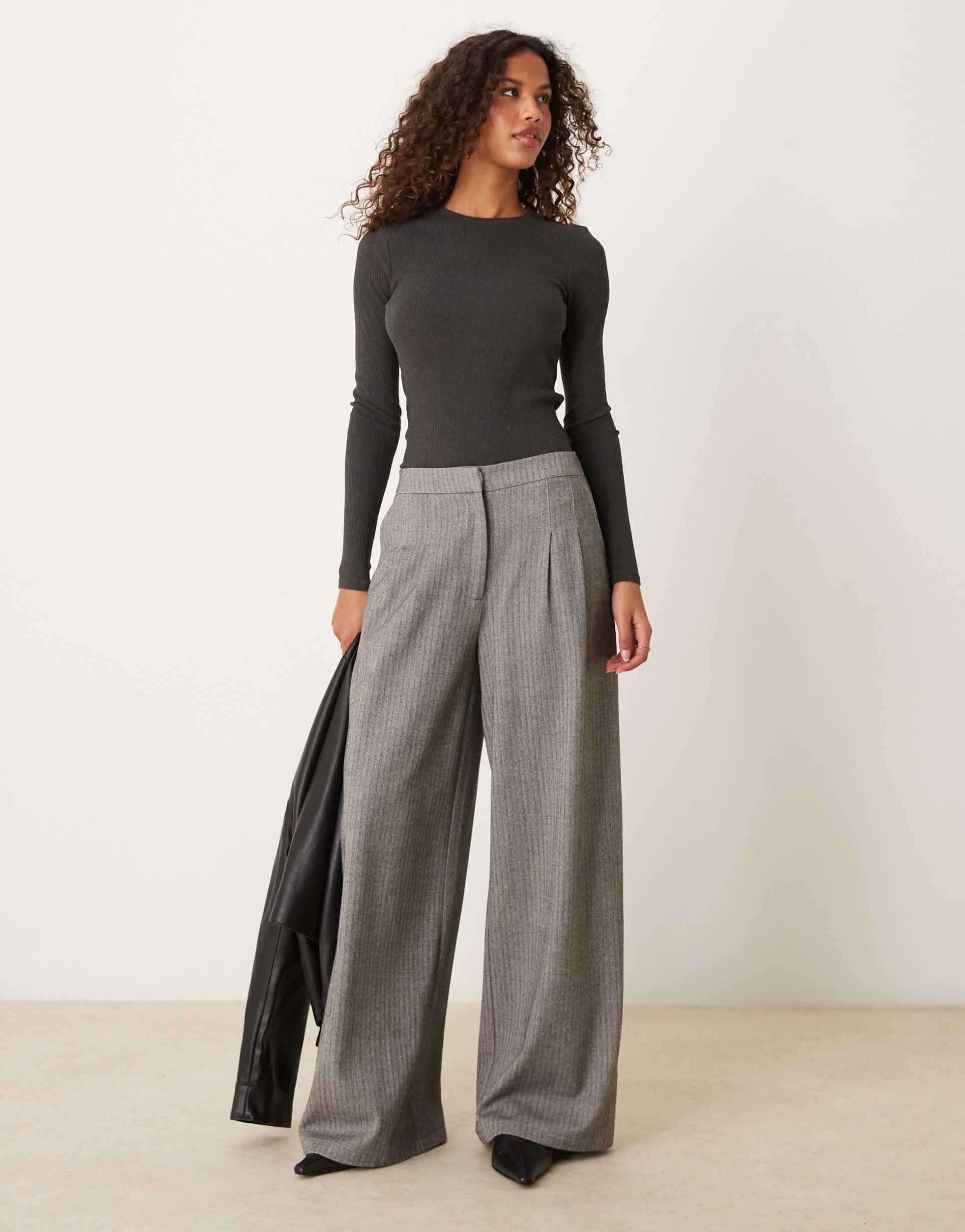 mango fine knit long sleeve ribbed top in charcoal