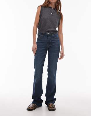 Mango - Fiona - Jeans in Mittelblau mit unbehandeltem Saum