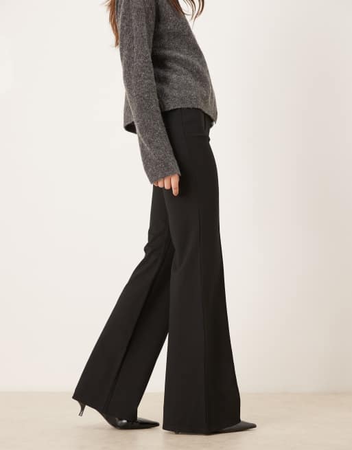 Mango - Flare-broek met naaddetail in zwart, 2 van 5
