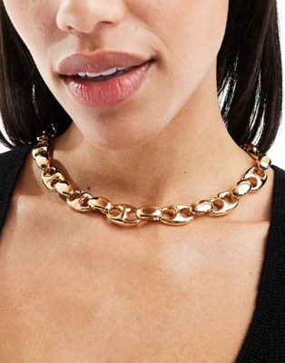 Mango flat link chain necklace in gold
