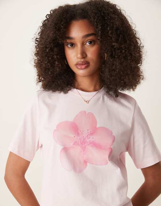 Mango flower printed graphic tee in pastel pink