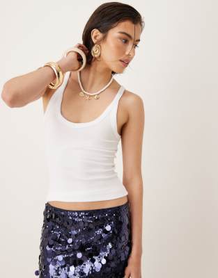 Mango – Formendes Camisole-Top in Weiß mit V-Ausschnitt - view 1