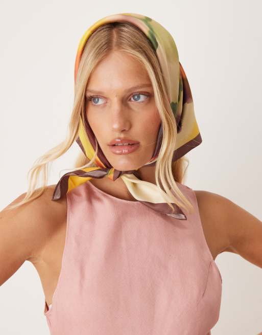 Mango - Foulard in raso arancione con stampa astratta a fiori