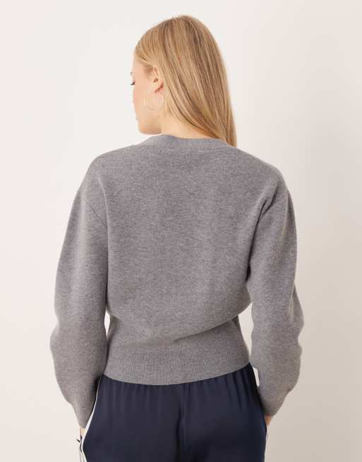 Mango – Geformte Strickjacke in Grau mit V-Ausschnitt, 4 von 4