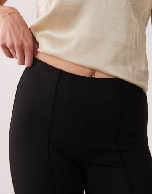 Mango geplooide flared broek in zwart, 5 van 5