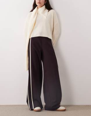 Mango - Gerade geschnittene Hose in Feige mit seitlichem Streifen und Bindeband am Bund-Rot