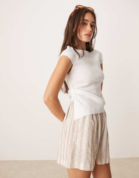 Mango - Gerimpeld gebreid T-shirt met gestrikte zijkant in wit - view 1