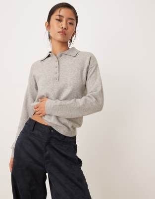 Mango - Gestricktes Polo-Oberteil in Hellgrau