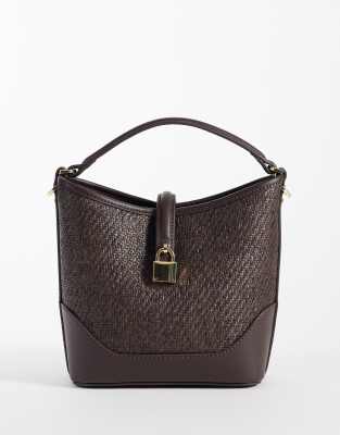 Mango - Gewebte Beuteltasche in Dunkelbraun mit Schnalle-Brown