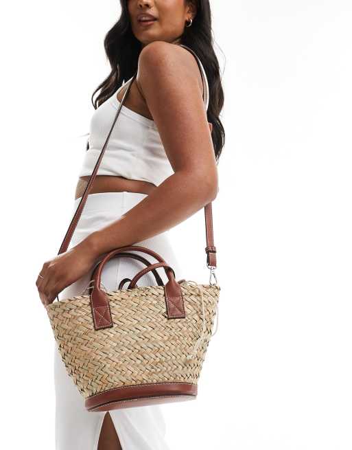 Mango - Geweven bucket crossbody tas in bruin