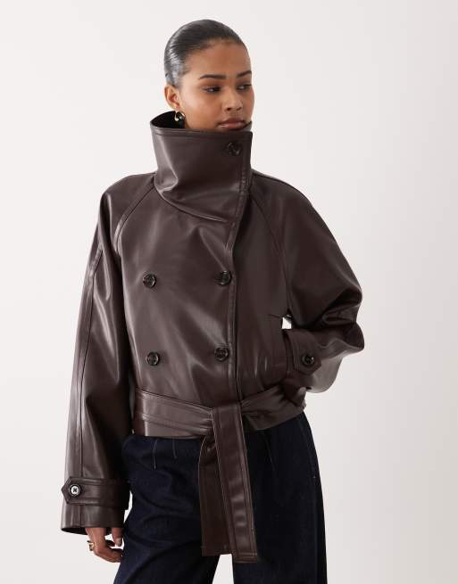 Mango - Giacca in pelle sintetica color fico con scollo a imbuto e allacciatura in vita, 2 di 4