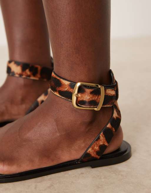 Mango gold toe ring detail leopard print sandals in black, 2 of 4