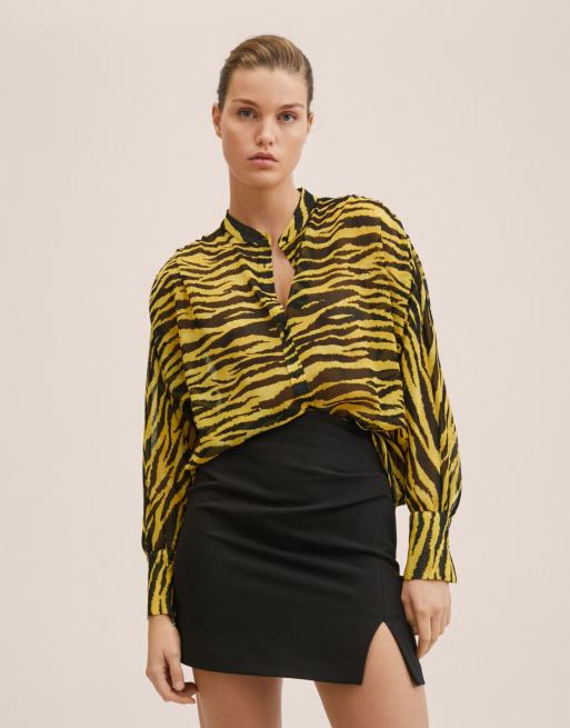 Mango - Gul skjorte i satin med zebraprint