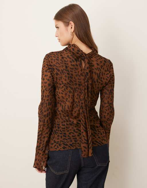 Mango – Hochgeschlossene, langärmlige Bluse mit Leopardenmuster, 3 von 4