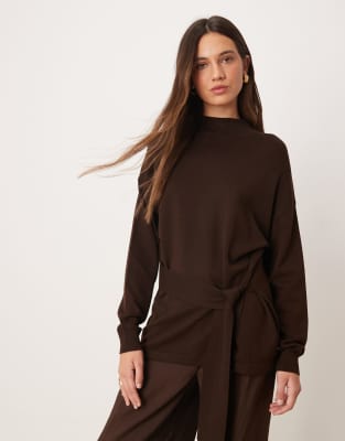 Mango - Hochgeschlossener Strickpullover in Dunkelbraun mit Bindeband in der Taille-Brown
