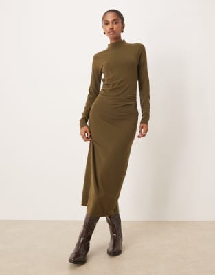 Mango - Hochgeschlossenes Maxikleid in Khaki mit geraffter Taille-Grün