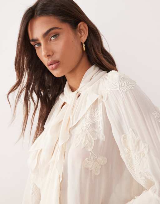 Mango – Hochwertige Bluse in Cremeweiß mit Rüschendetail und Stickerei, 3 von 4