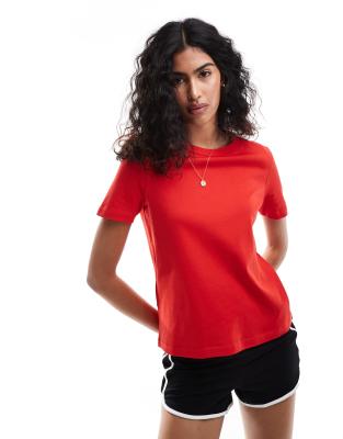 Mango - Hochwertiges T-Shirt in Rot mit Rundhalsausschnitt