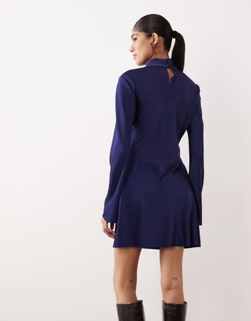 Mango - Hoogsluitende satijnen mini jurk met lange mouwen en gerimpelde zijkant in elektrisch blauw, 4 van 4