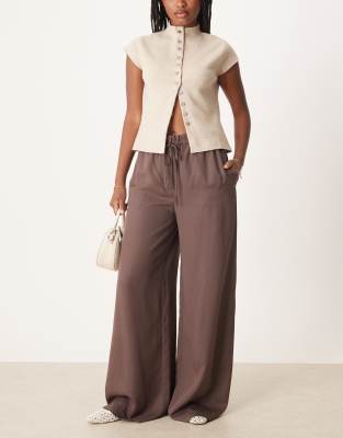 Mango - Hose in Dunkelbraun mit lockerem Schnitt und geschnürter Taille-Brown