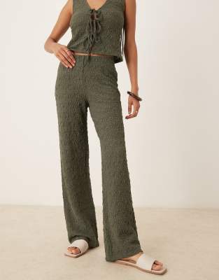 Mango - Hose in Khaki mit Knitterstruktur und weitem Bein, Kombiteil-Grün