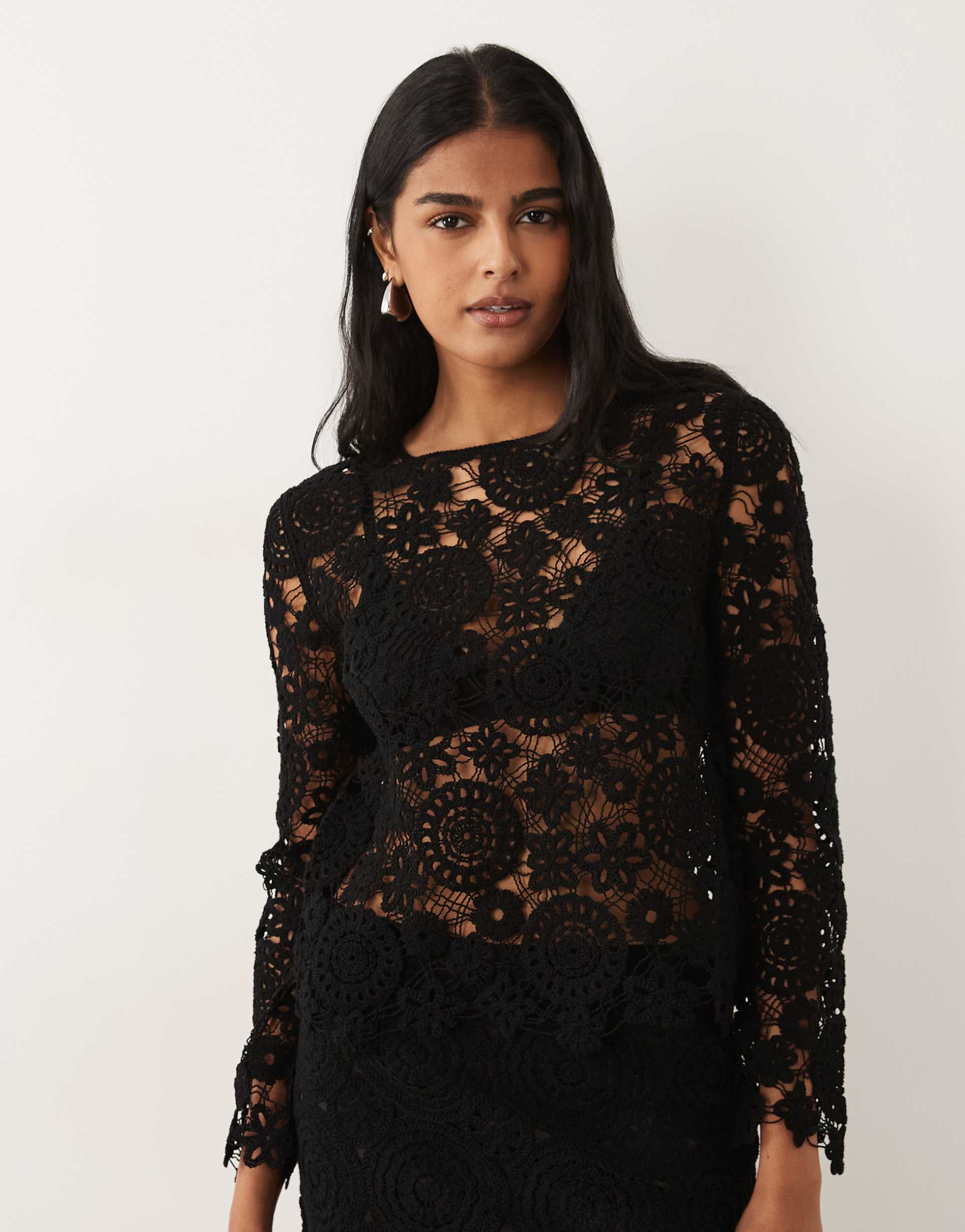 mango isabel cotton rich floral crochet top in black - part of a set