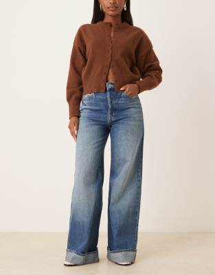 Mango - Jeans aus Baumwolle in Mittelblau mit weitem Bein und Umschlag